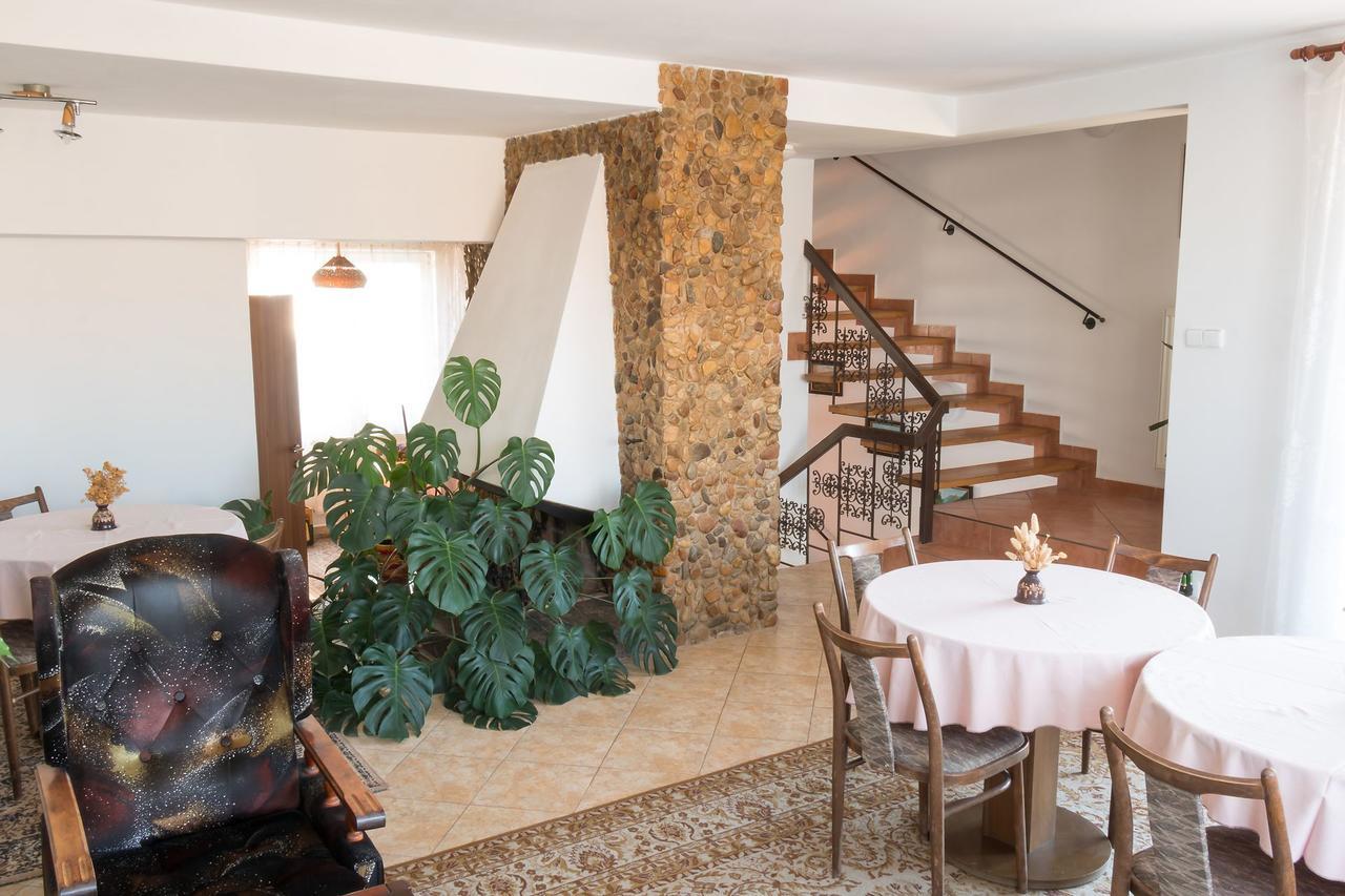 צ'סקה בודיוביצה Alton Garni Hotel מראה חיצוני תמונה